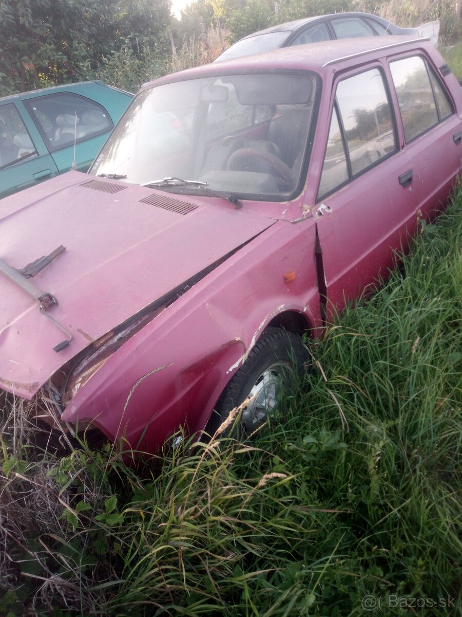 Rozpredám škoda 105 model M 120 L dva kusy na nd - 6