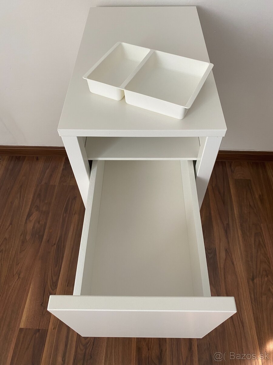 Nočný stolík IKEA - 6