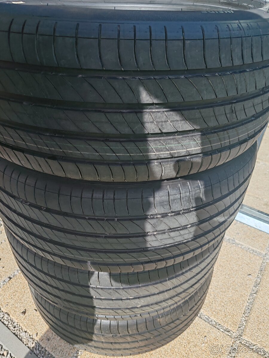 Pneumatiky MICHELIN Primacy 235 /50r19 - 6