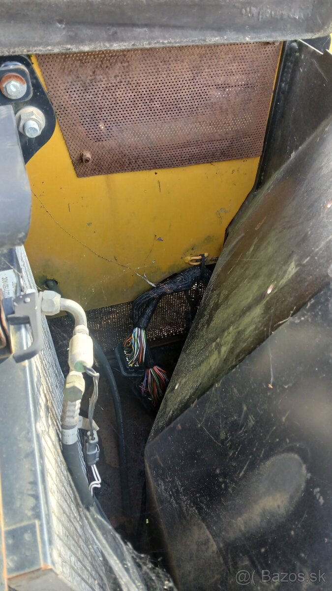 Cat th330b teleskopicky manipulator - 6