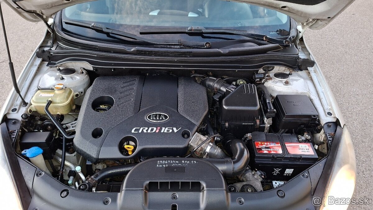 Kia Ceed 1.6 CRDi MAXIMÁLNE ZACHOVALE - 6