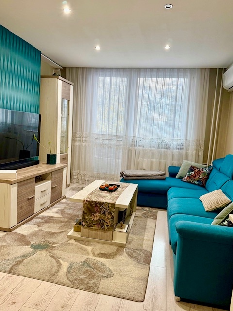 Na predaj kompletne zrekonštruovaný 3 izbový byt - 6