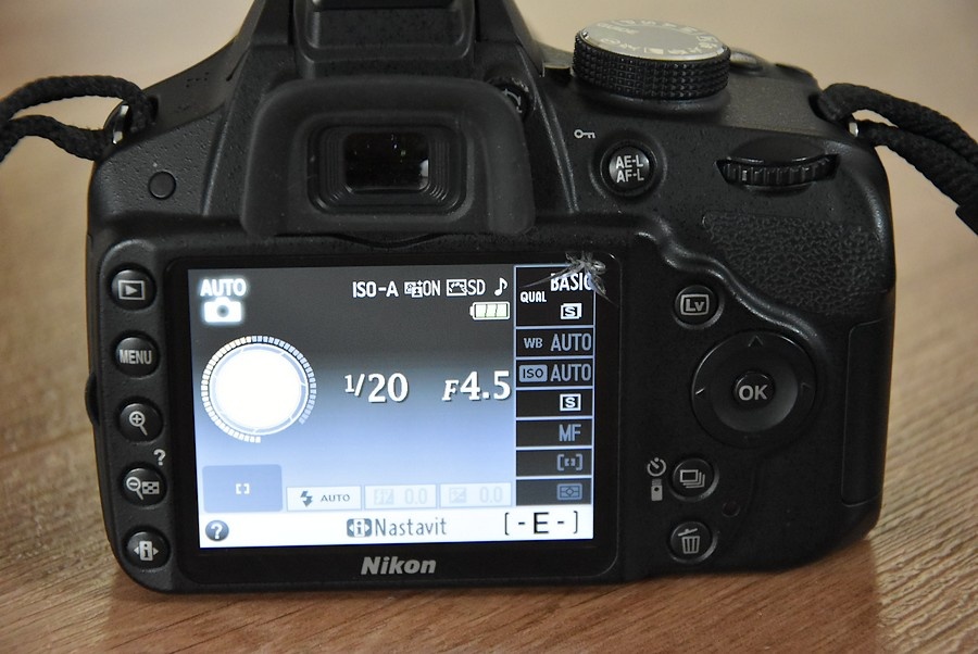 Nikon d3200 s VR 18-55 + brasna + power banka + pamat. karta - 6