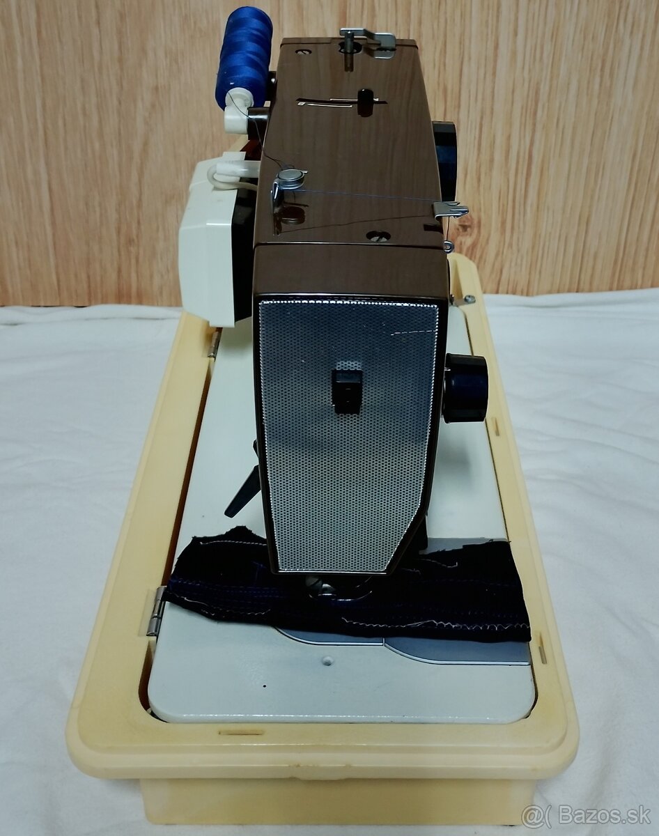 Kufríkový šijací stroj. - 6
