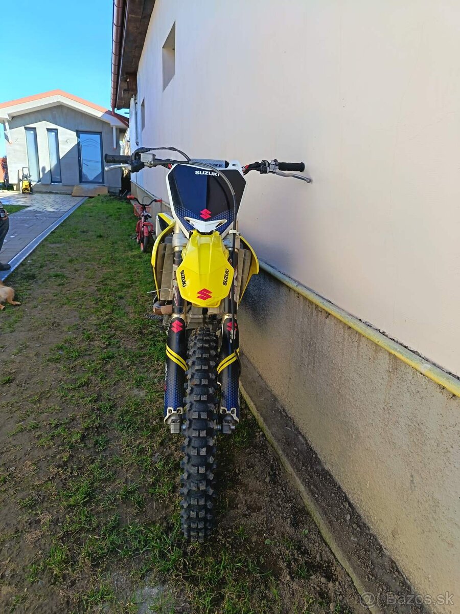 Predám suzuki rmz 450 - 6