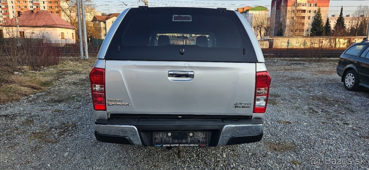 Isuzu D-max Double Cab Custom 4WD A/T - 6