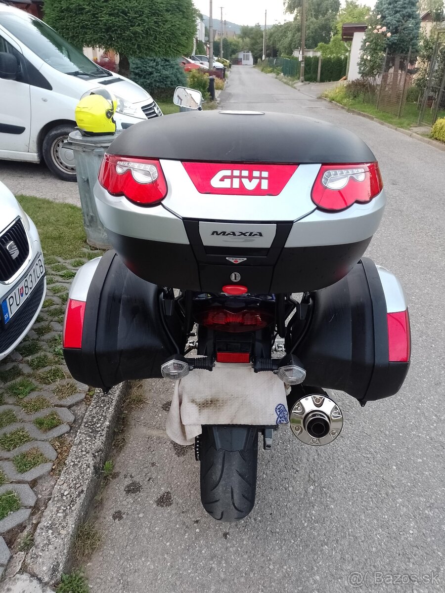 Suzuki bandit 650 - 6