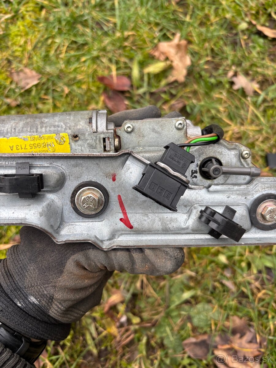 Motorcek zadneho stieraca - 6