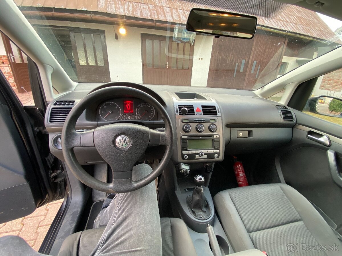 Predám VW Touran 1.9 TDI - 6