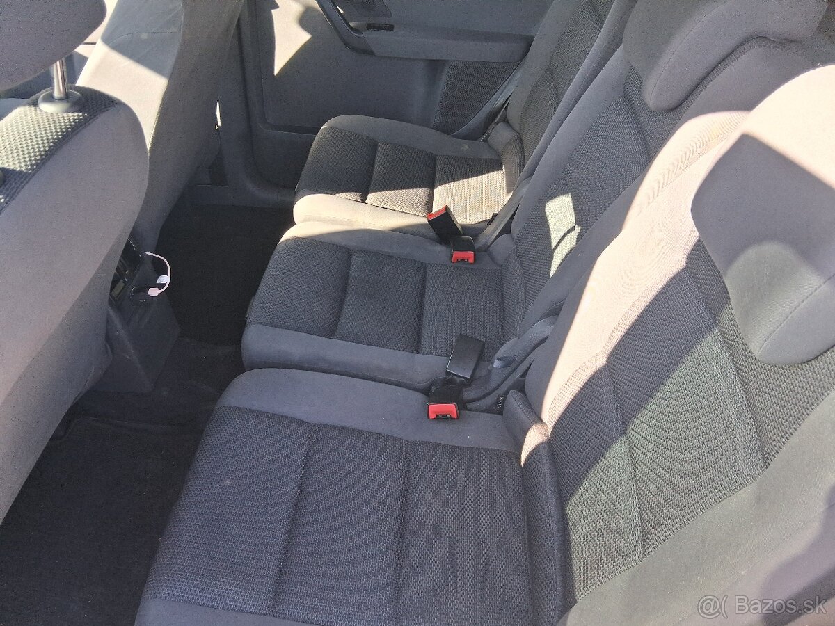 Predam volkswagen touran 1.6tdi - 6