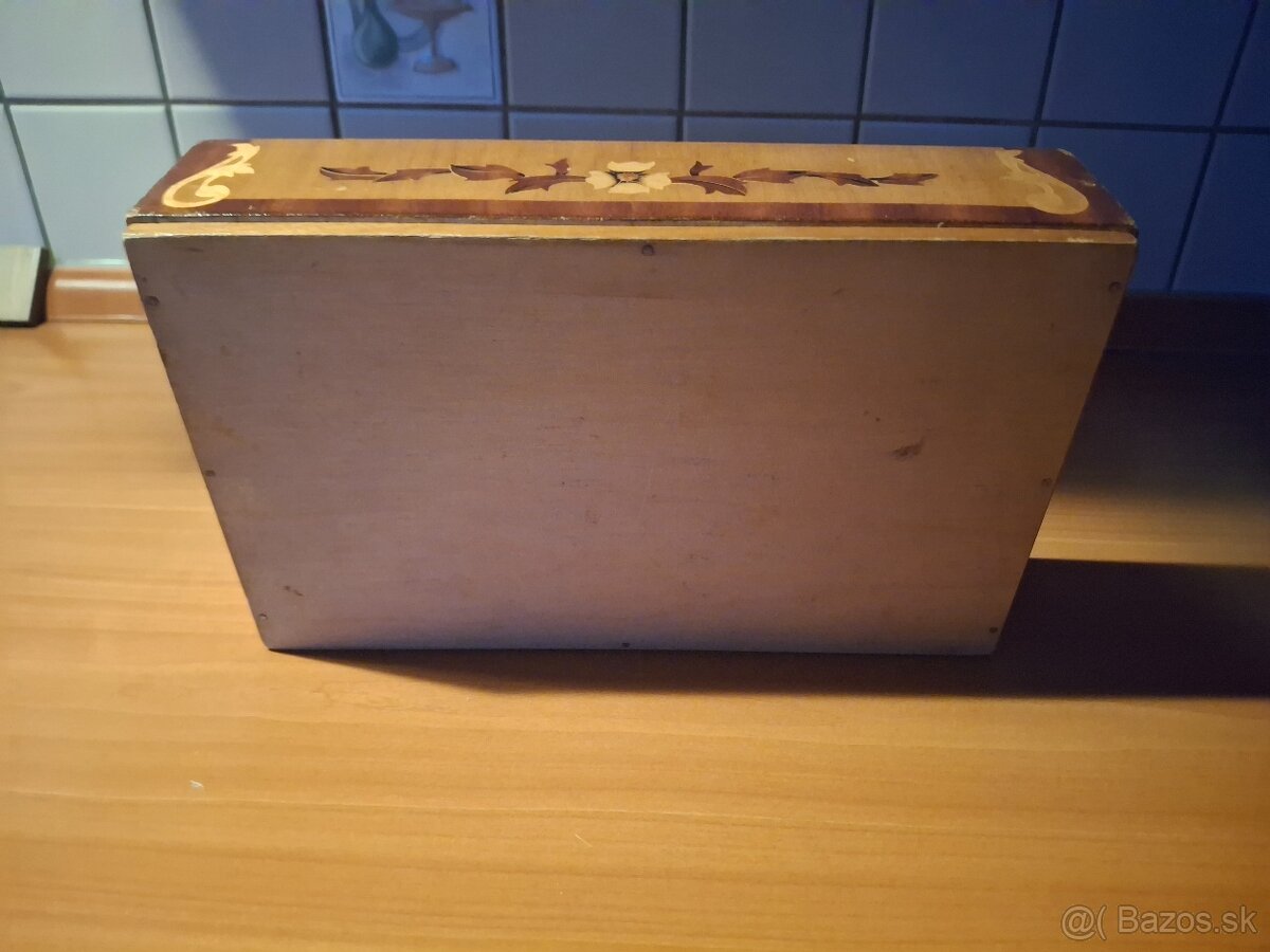 Starozitna sperkovnica - 6