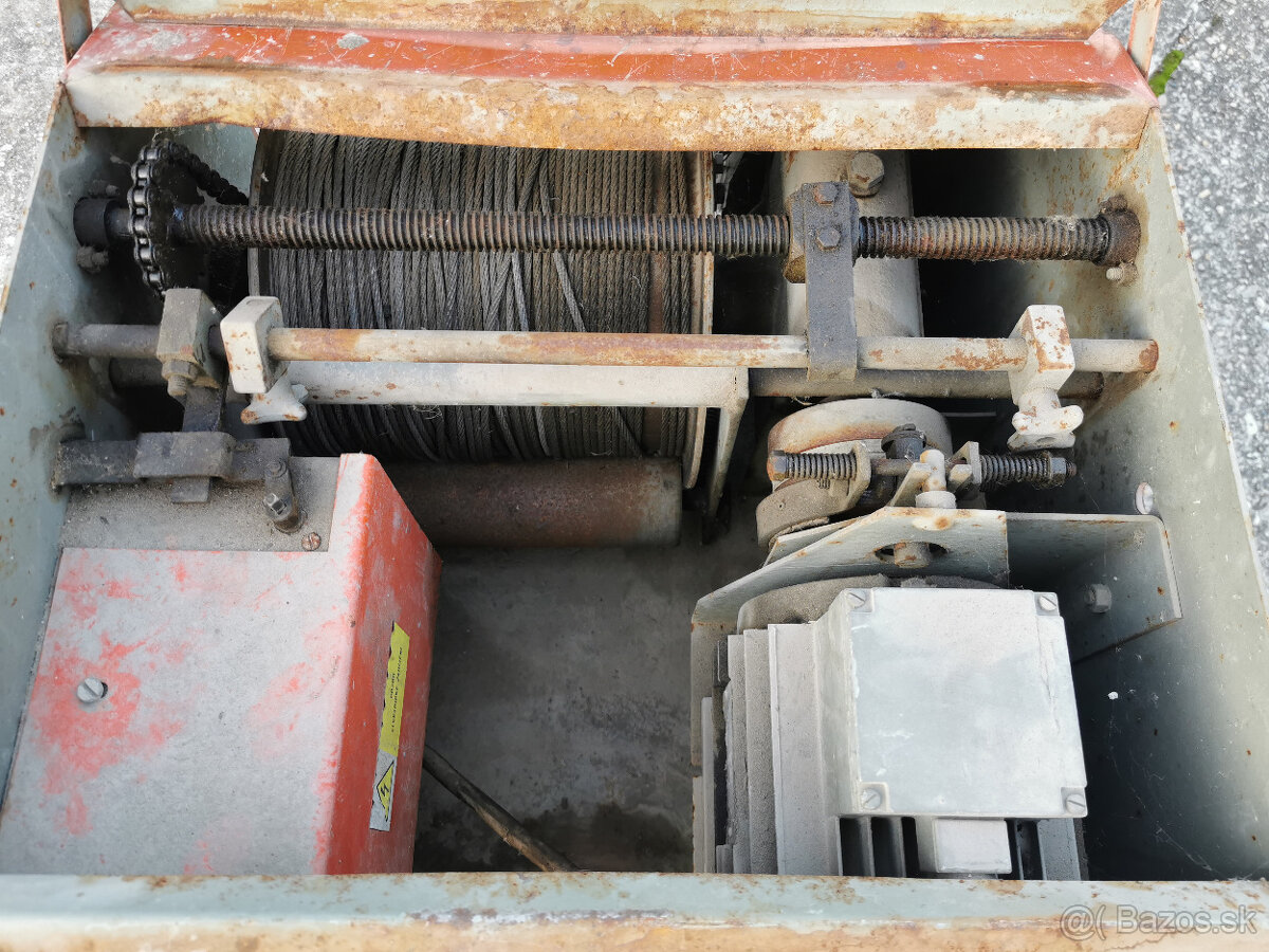 Stavebný výťah SVŠ 125 A - 6