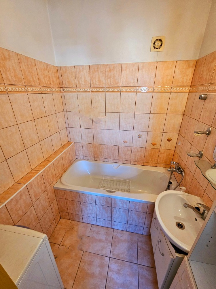 PREDAJ: slnečný 3i byt 84m2 v centre Brezna - 6