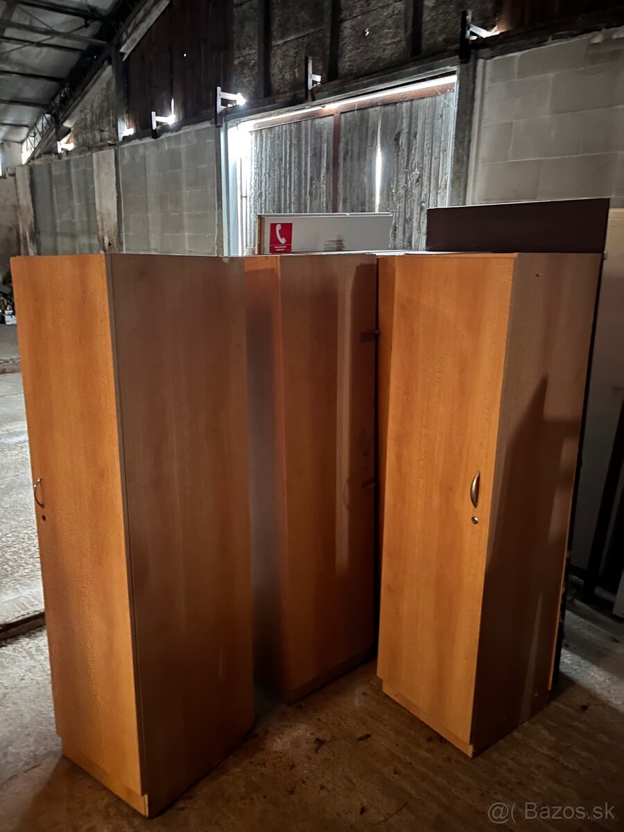 Dreveny nábytok - 6