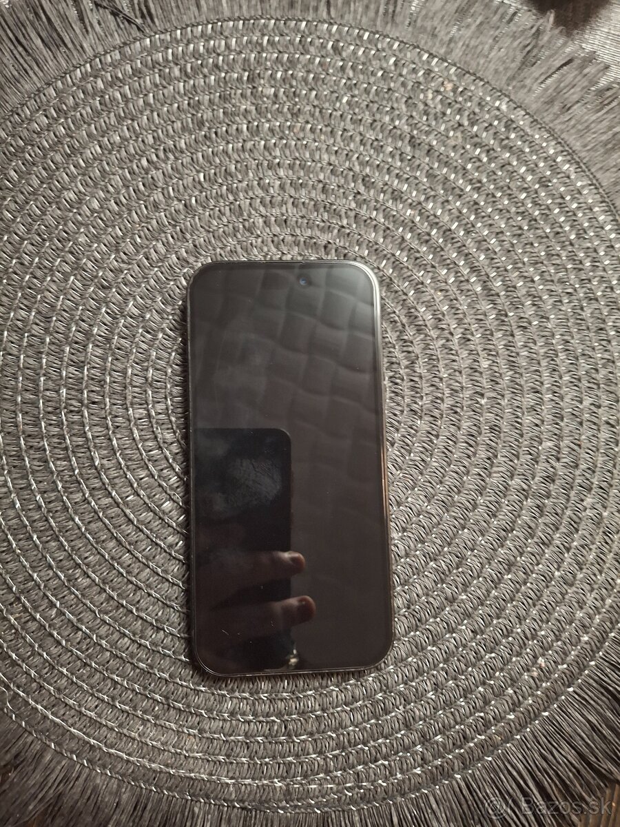 Predám Apple I PHONE 15 - 6