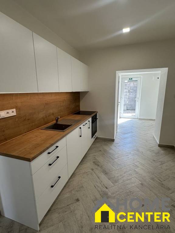 PREDAJ : MODERNÁ POLYFUNKČNÁ BUDOVA NA BÝVANIE AJ PODNIKANIE - 6