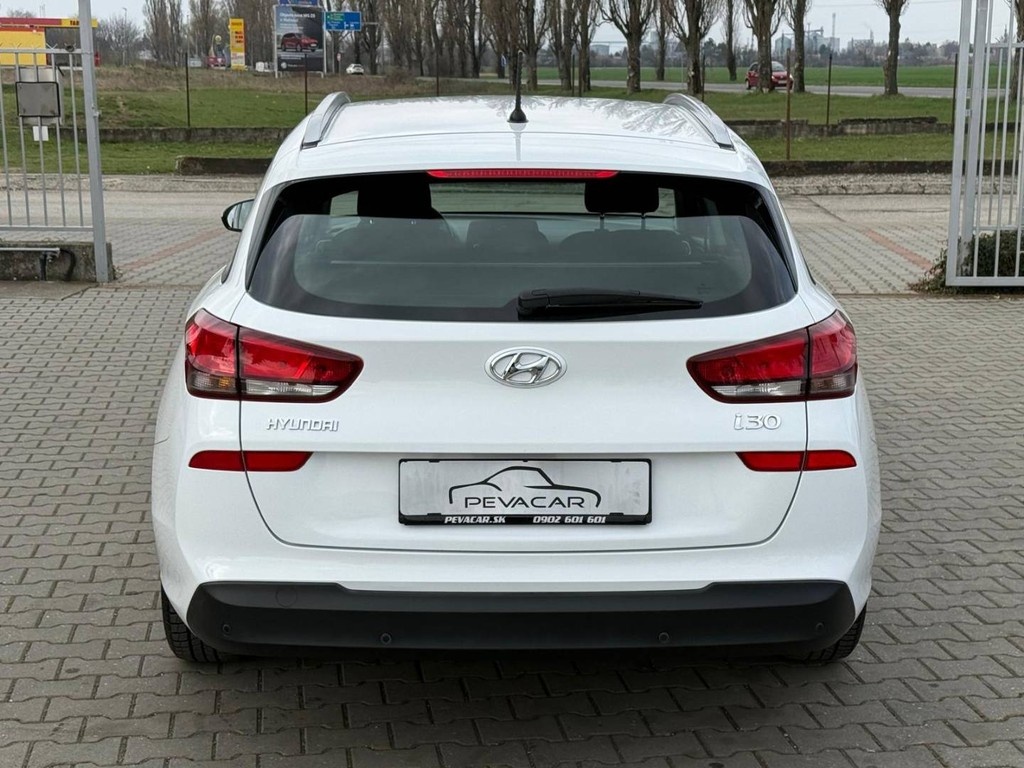 Hyundai i30 CW 1.6 CRDi 110 Comfort - 6