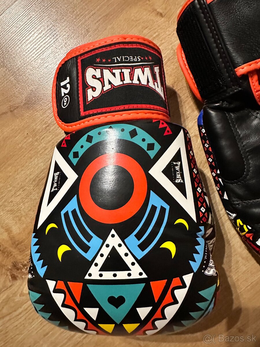 Boxerské rukavice TWINS 12 oz + chrániče holení M - 6