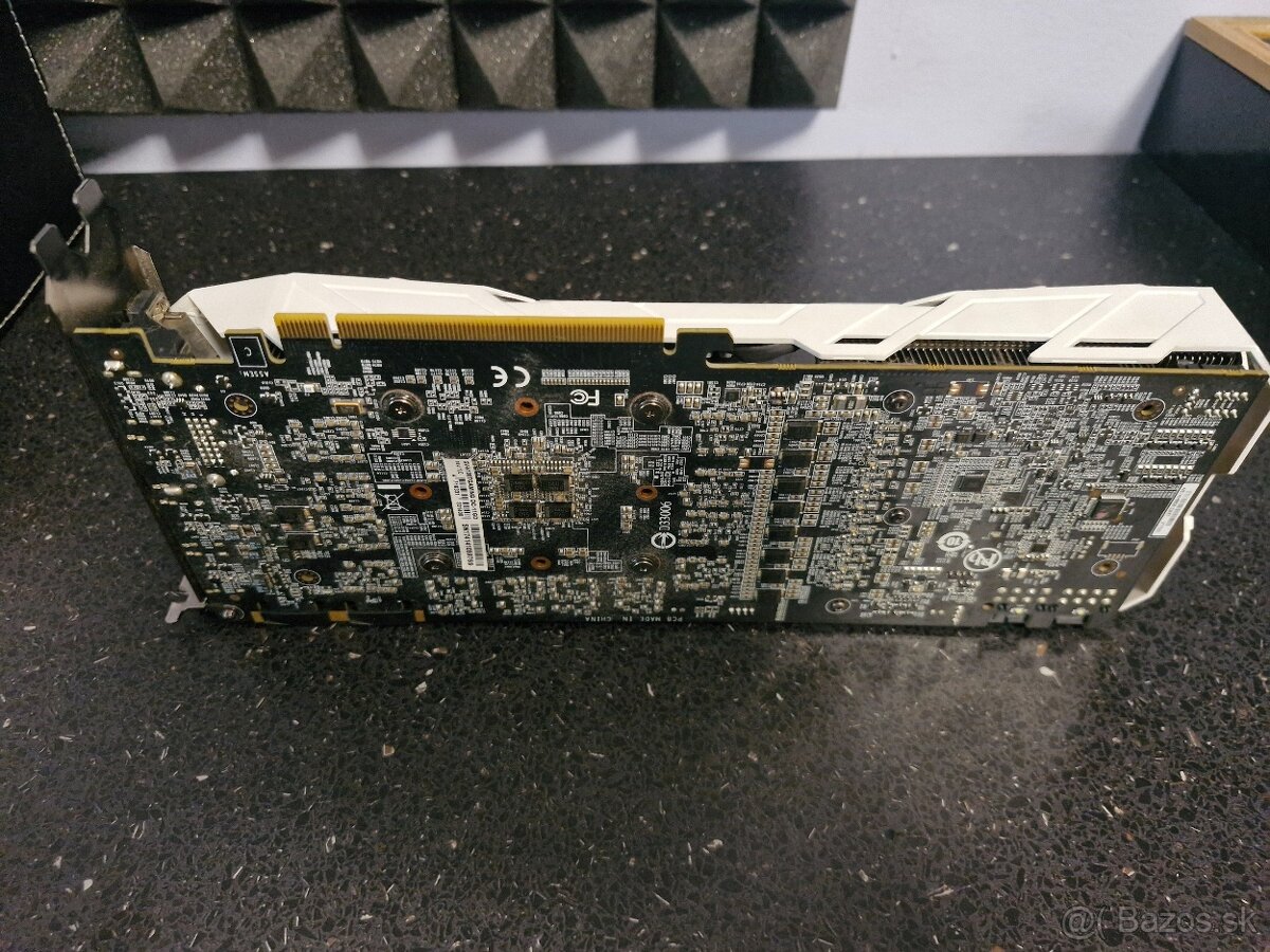 2x Nvidia GeForce GTX 1080ti 11GB - 6