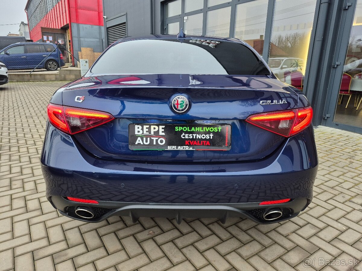 Alfa Romeo Giulia 2.2 Diesel 210 AT AWD Veloce Q4 - 6
