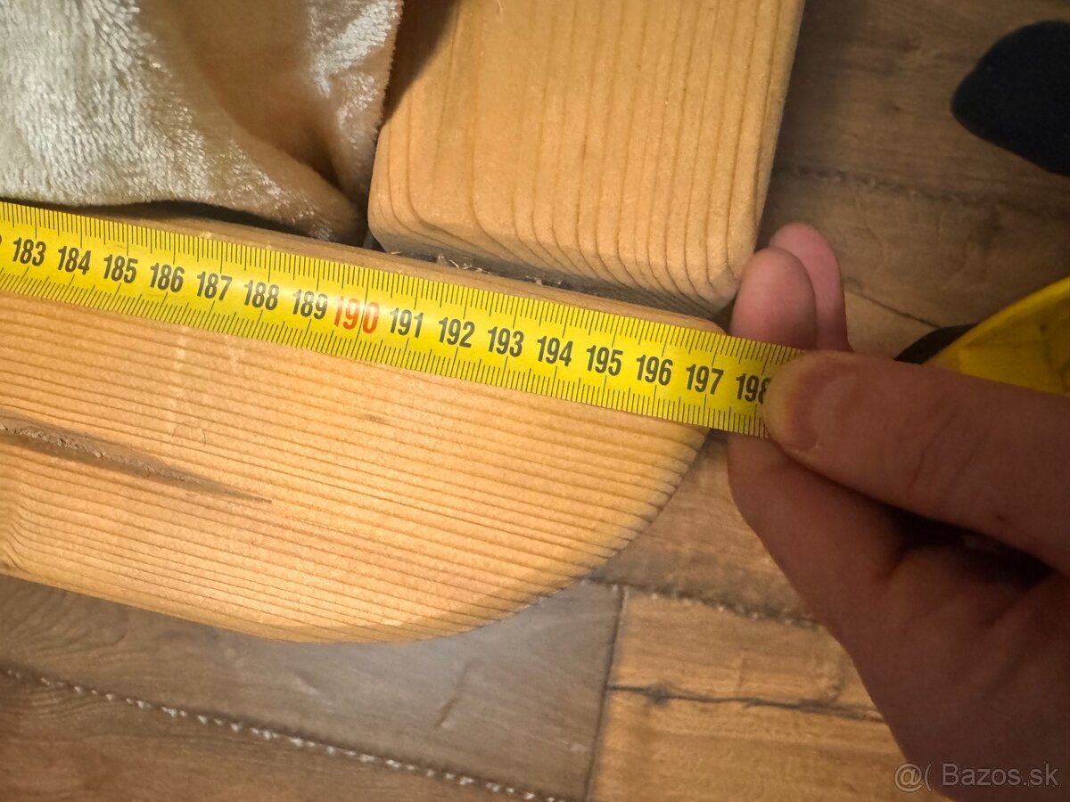 Predali masívnu posteľ aj s matracom - 6