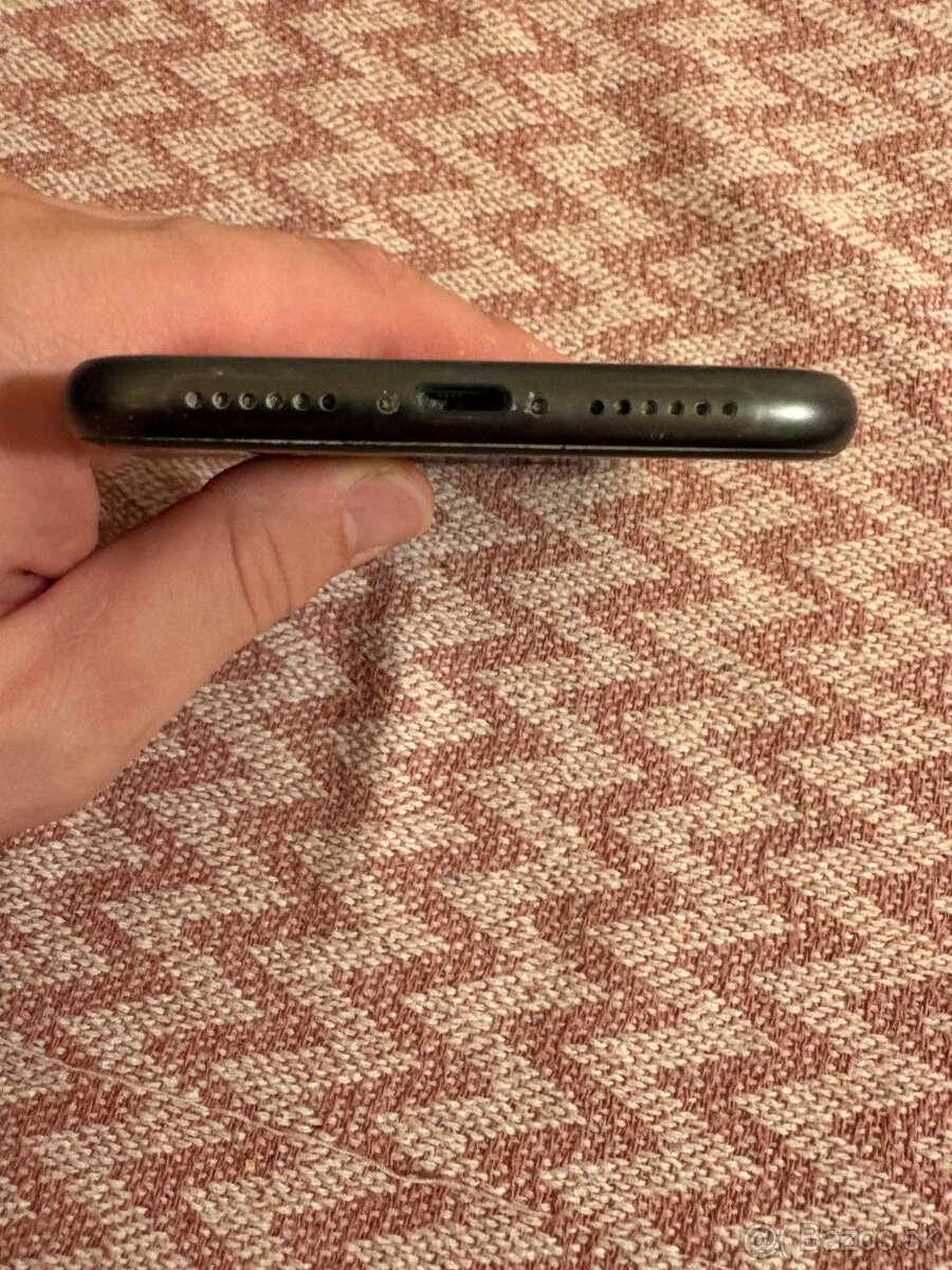 Telefón IPhone 11 - 6