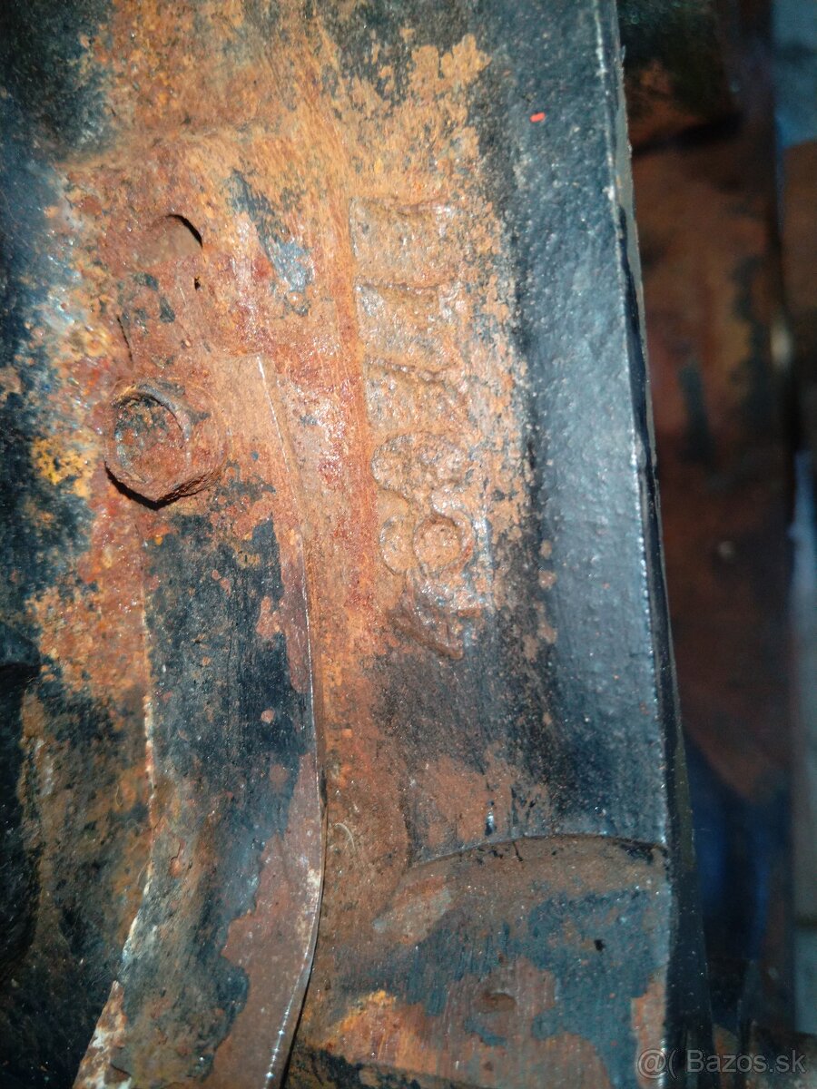 Lodný Motor V8 5l - 6