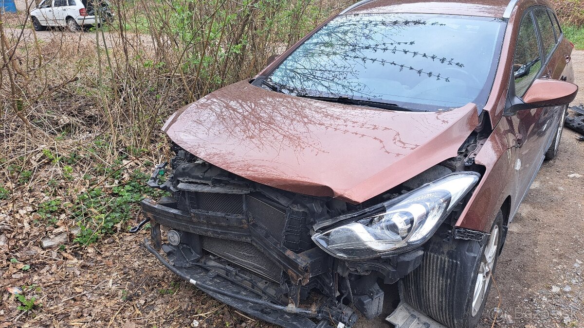Hyundai i30 - havarované - 6