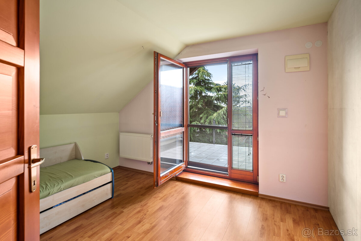 Pekný dvojpodlažný RD v Modranke so samostatnou bytovou jedn - 6