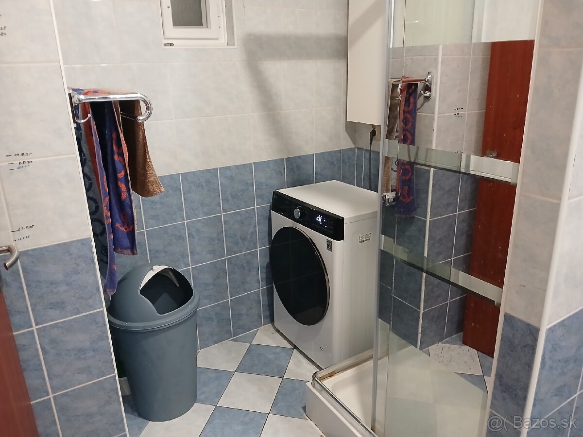 Prenajmem 2-izbový byt Sihoť I. TN - 6