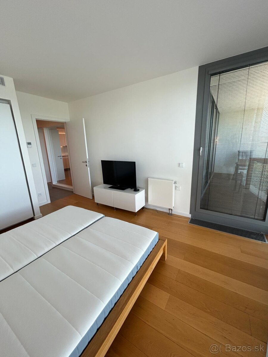 2i Luxusný byt priamo na nábreží Dunaja v Eurovea - 6