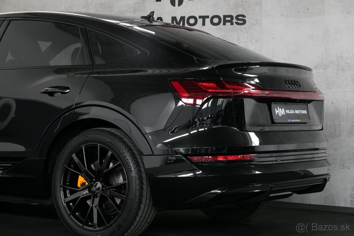 Audi e-tron 55 300kW S-Line Sportback Matrix Black Edition - 6
