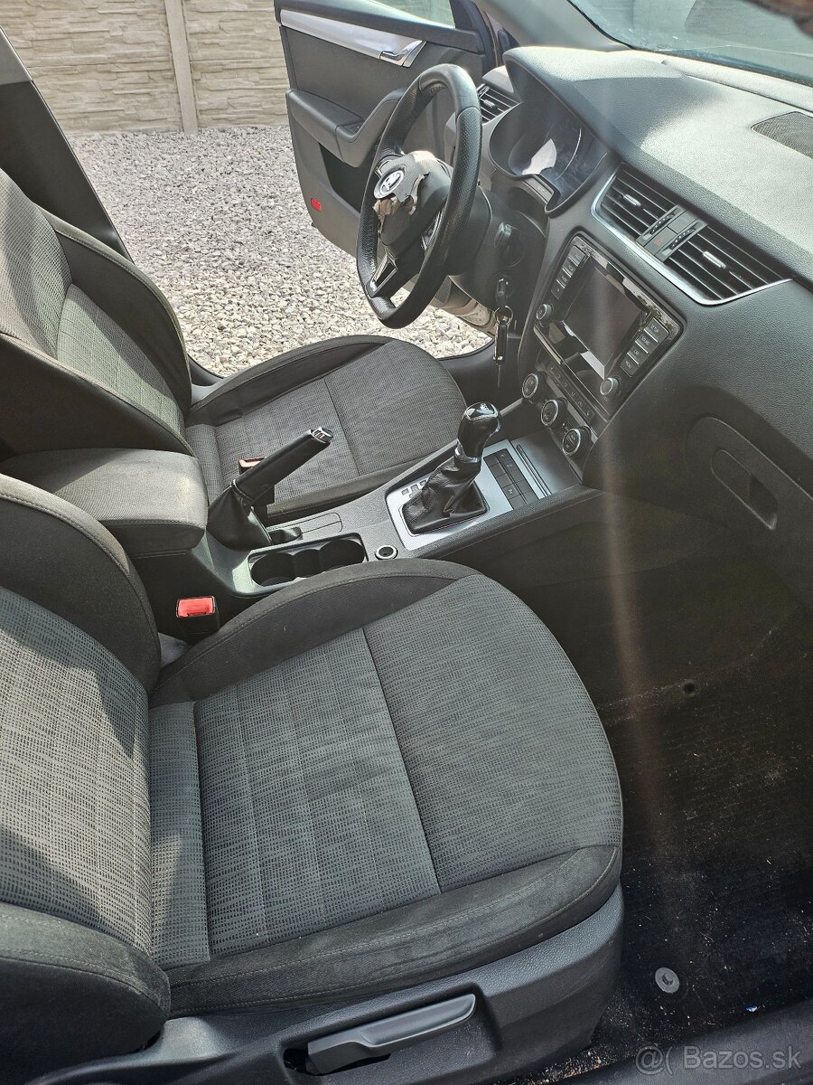 Rozpredám Škoda Octavia 3 predfacelift 1.6TDI CLHA ,DSG - 6