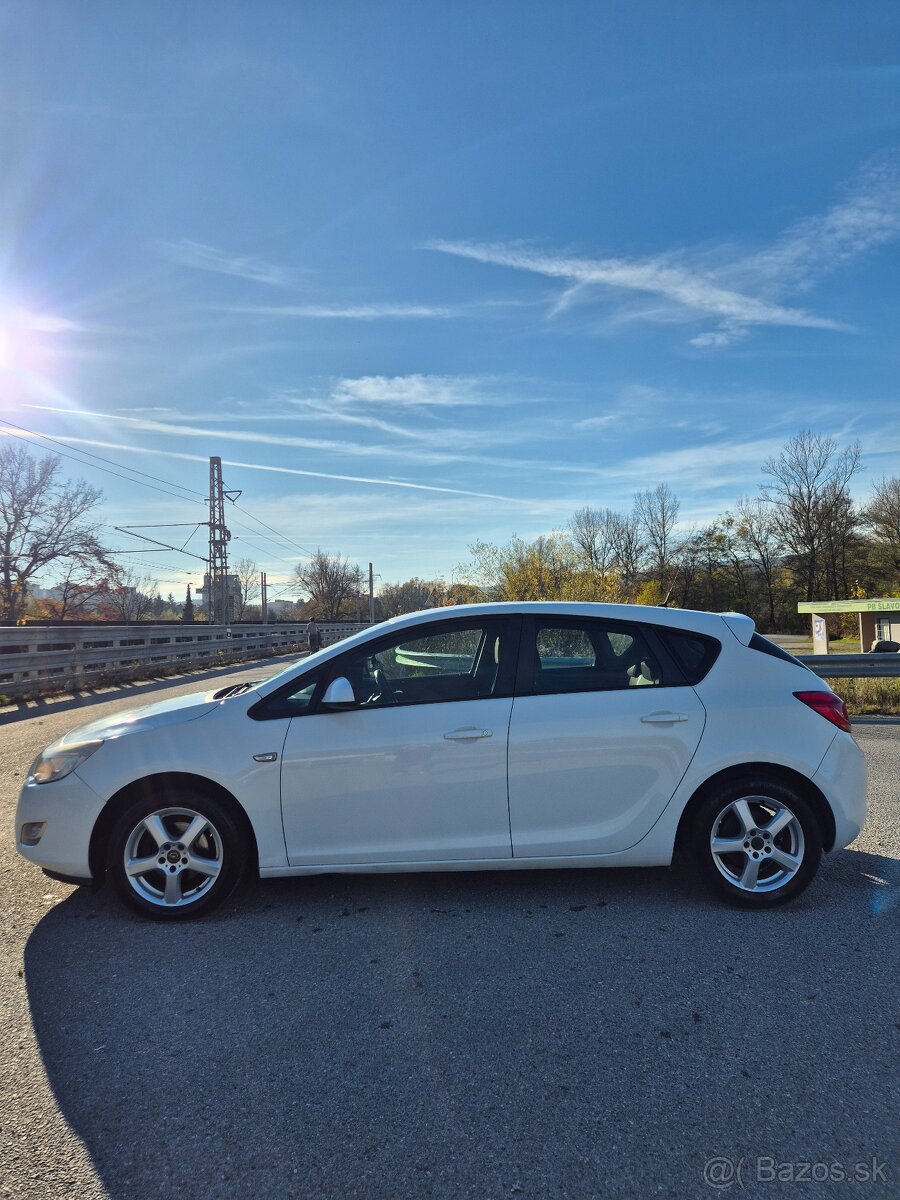OPEL ASTRA 1.3CDTI 70KW ECOFLEX M5 2011 NOVÉ KÚPENÉ NA SK - 6