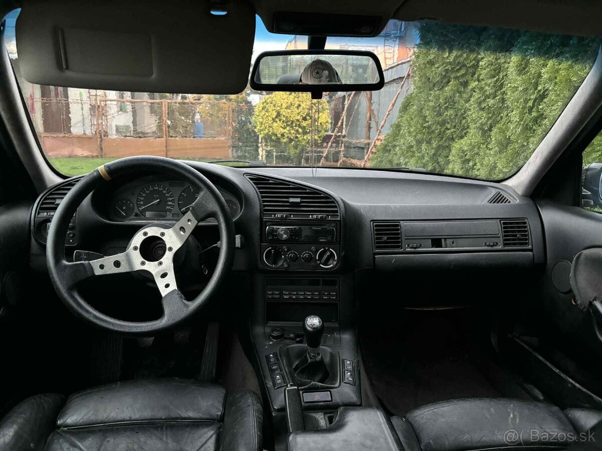 BMW E36 320i sedan – 6-valec, M-packet look - 6