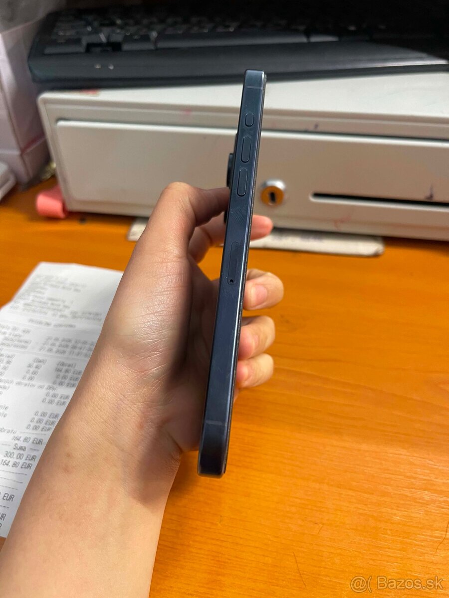 📱 NA PREDAJ IPHONE 15 PRO MAX 256GB - 6