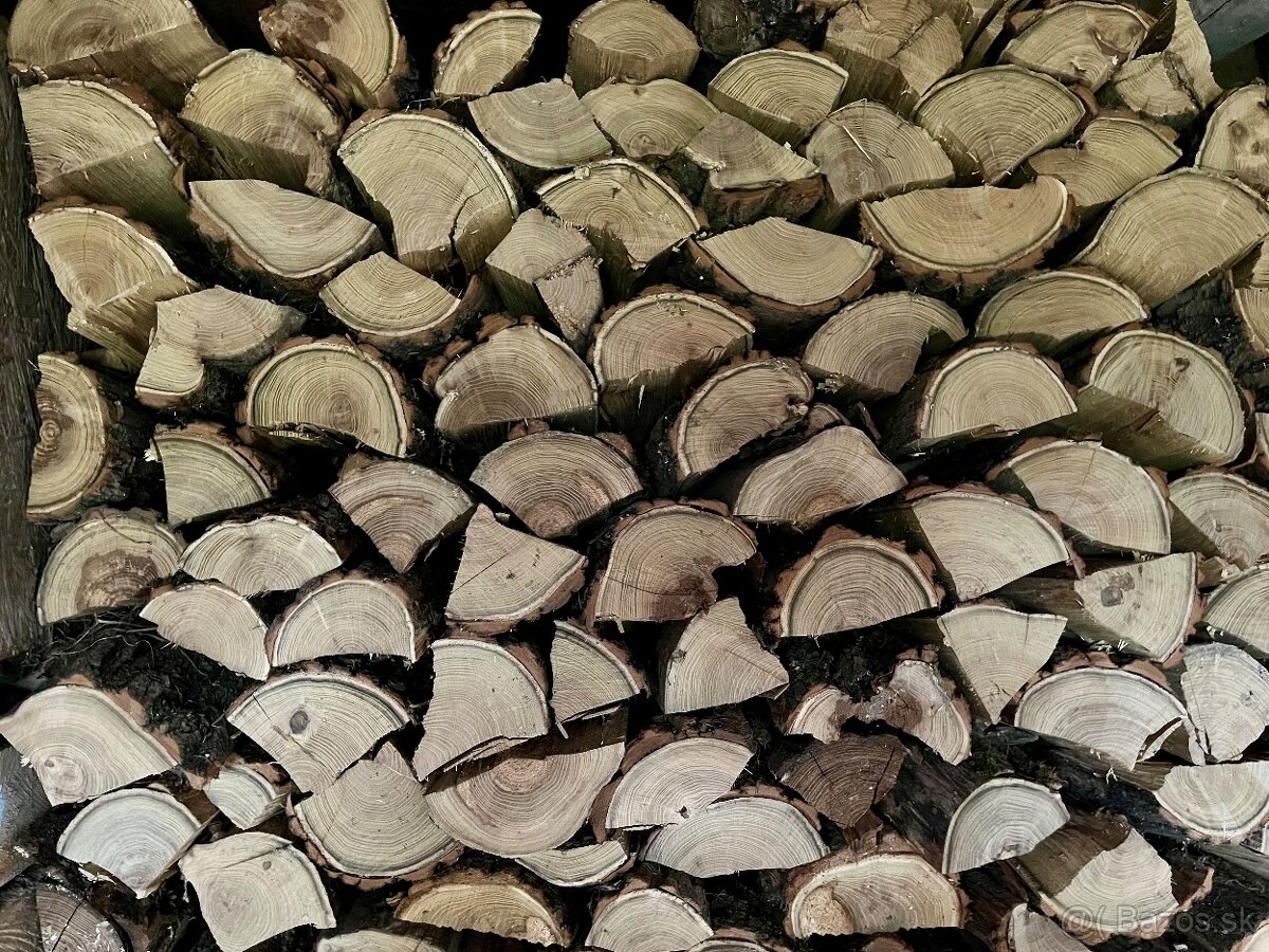 Tvrdé palivové drevo štiepané - agát, dub - SUCHÉ 3 ročné - 6