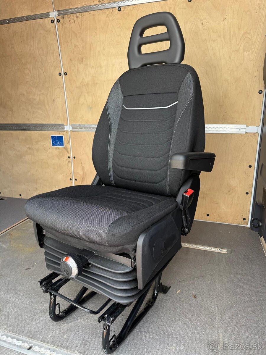 Iveco Daily 6 sedačka spolujezdce s teleskopem - 6
