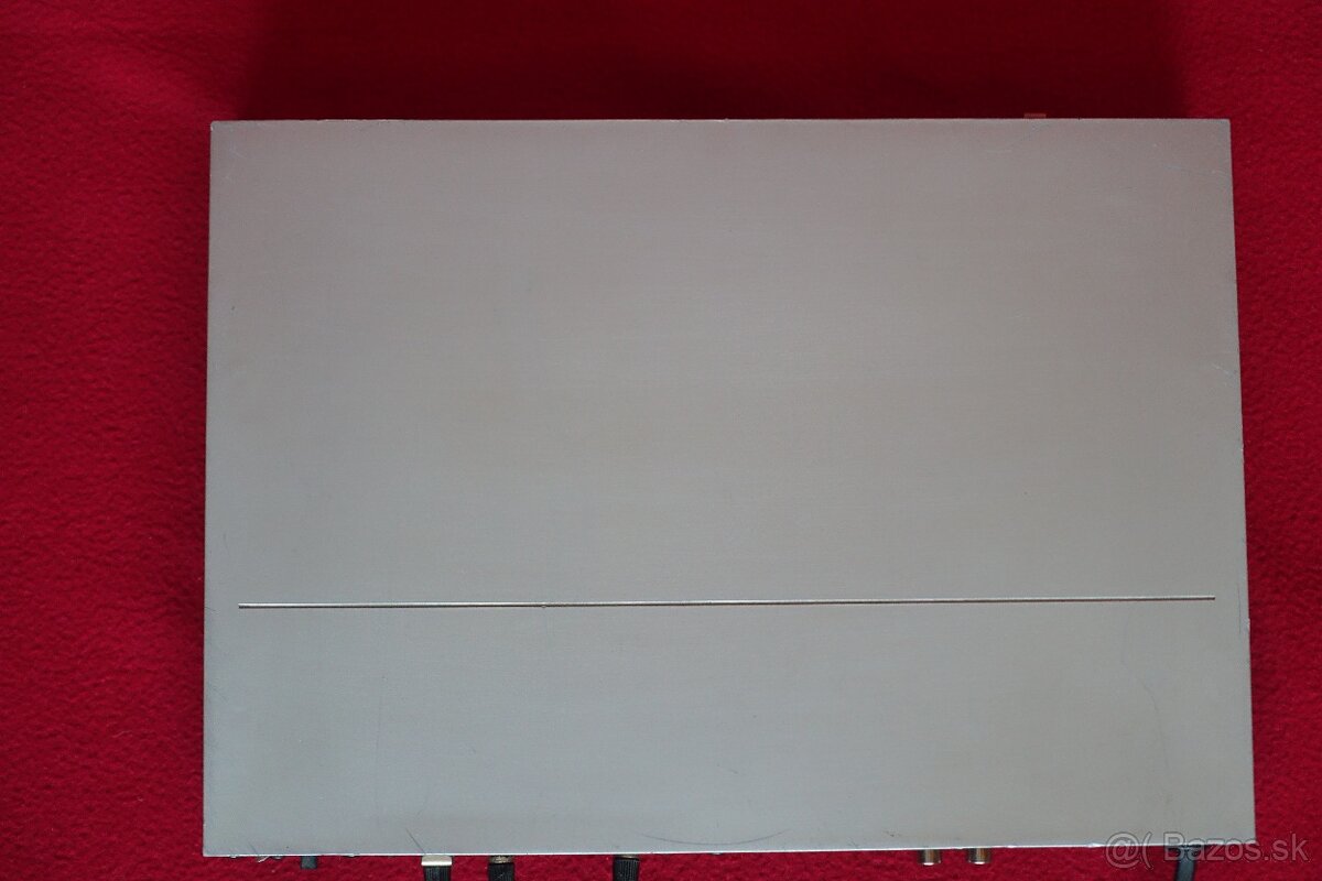 Zosilovač a rádio Technics - 6