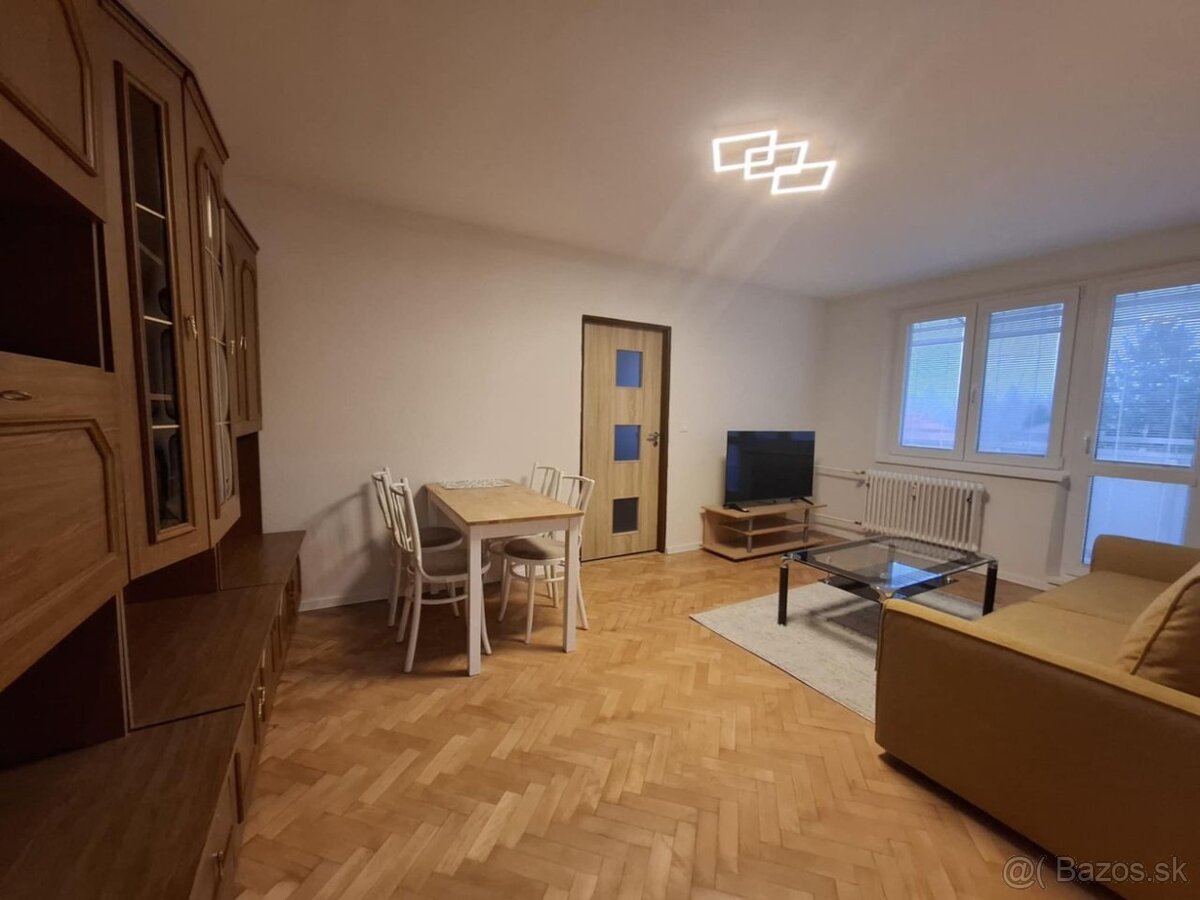 Na prenájom - 2 izb.byt Handlová - 6