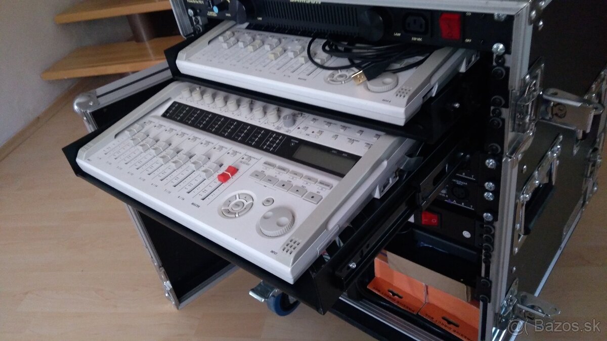 Rackový kufor 12U s príslušenstvom a mikrofónové splittery A - 6