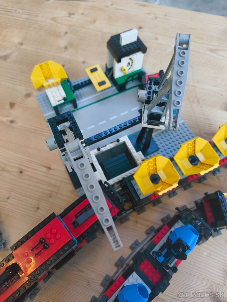 Lego Trains 9V Freight and Crane Railway - 6