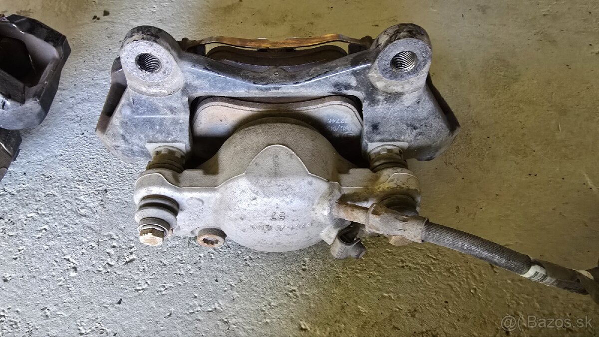 Predne brzdy Audi S4 / S5 B8 - 6