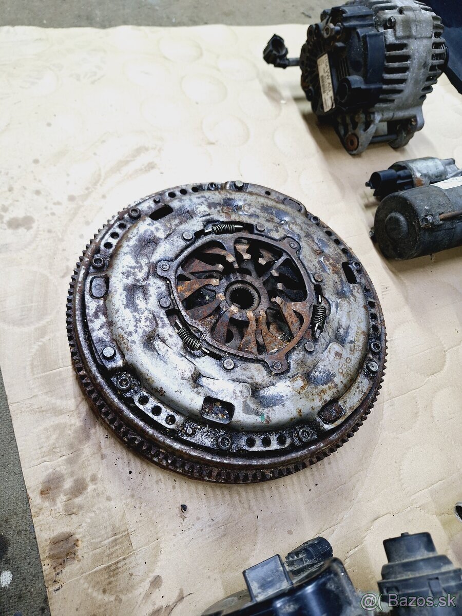 Predám náhradné diely volkswagen Transporter valnik 2014. - 6