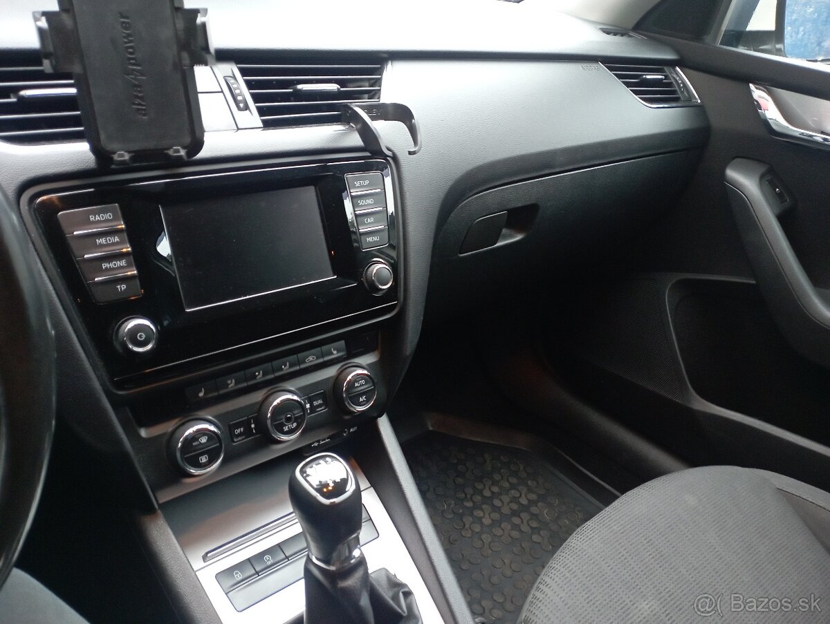 Škoda Octavia combi 3 1.6 77Kw - 6