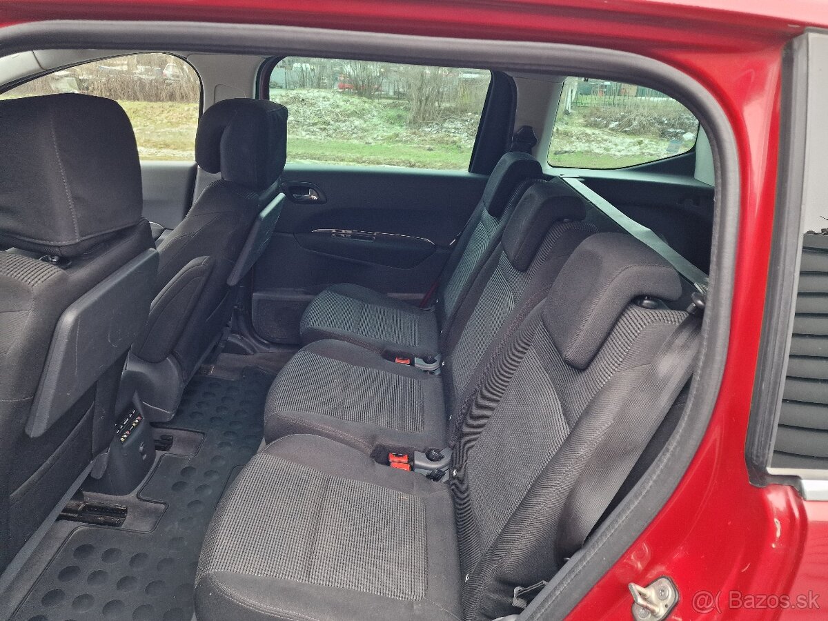 Peugeot 5008 ročník 2011 benzín 1.6 - 6