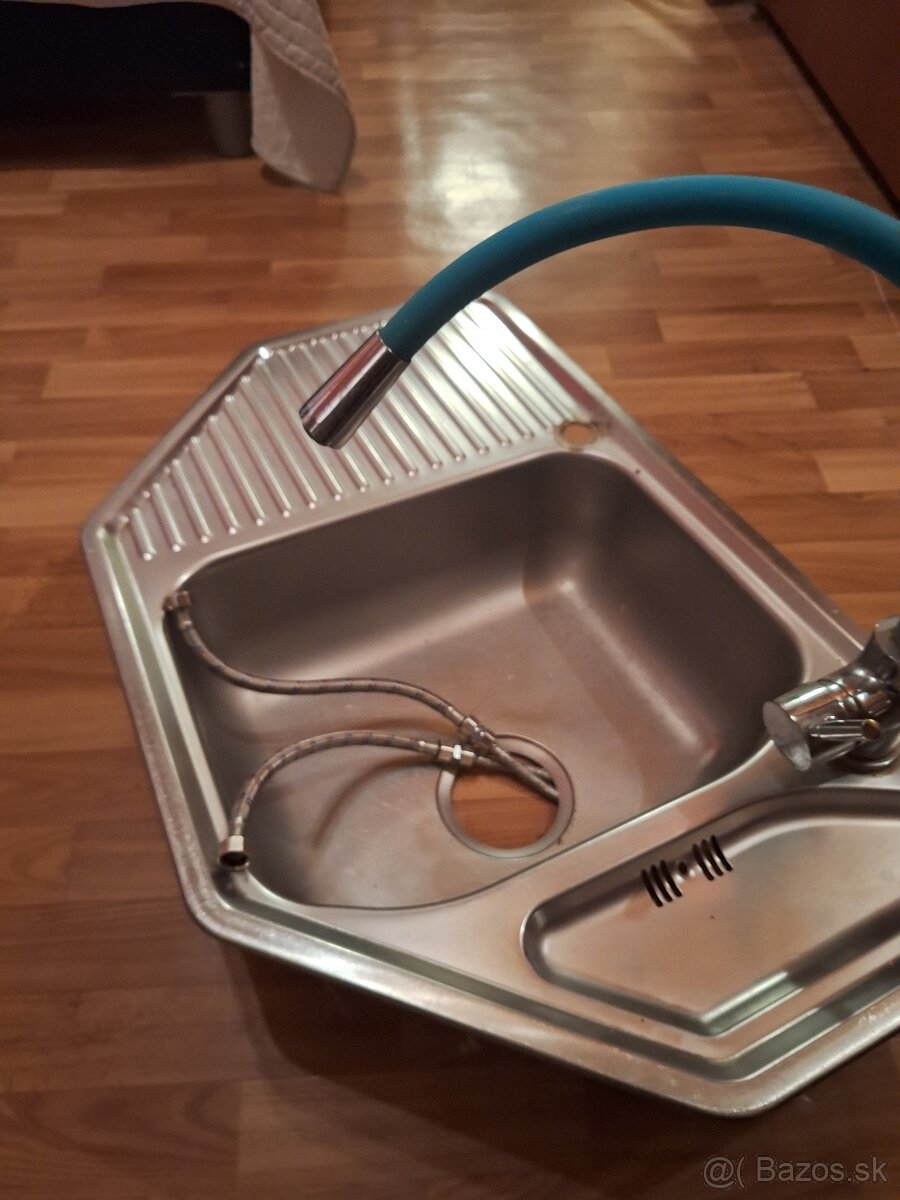 Predám rohový dres. - 6