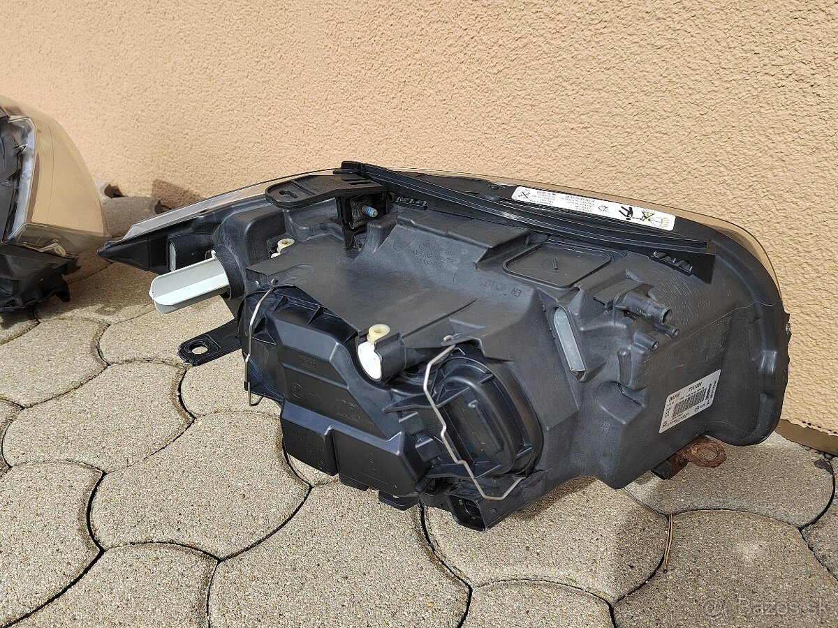 Predné svetlá bi-xenon BMW E82 - 6