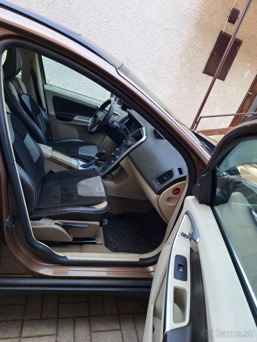 Volvo XC60 2.4 D5 136kw MANUÁL - 6