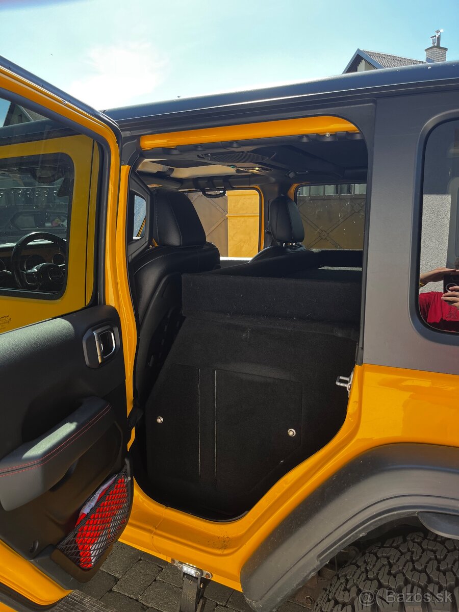 Jeep Wrangler - zásuvkový systém - 6